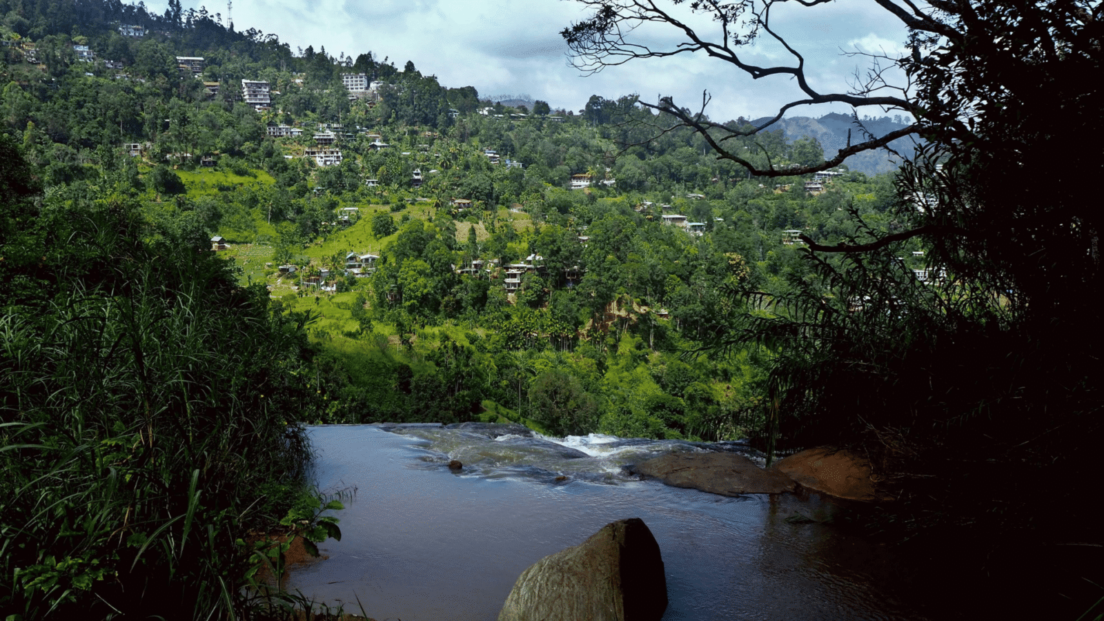 Waterfall Sri Lanka (6)