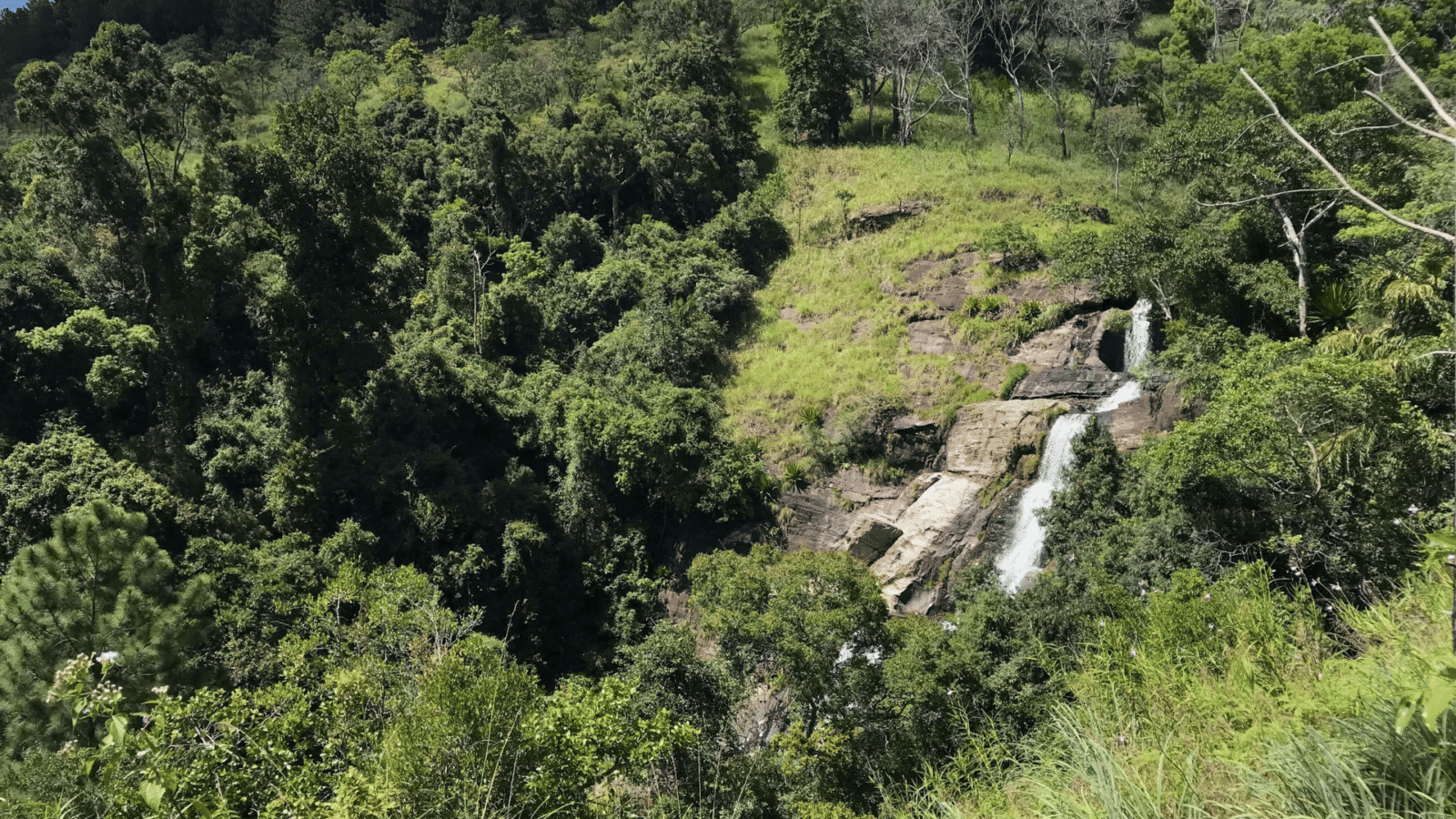 Waterfall Sri Lanka (8)